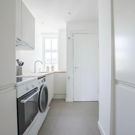Fantastic 1-bed In Christians Harbour Apartment *